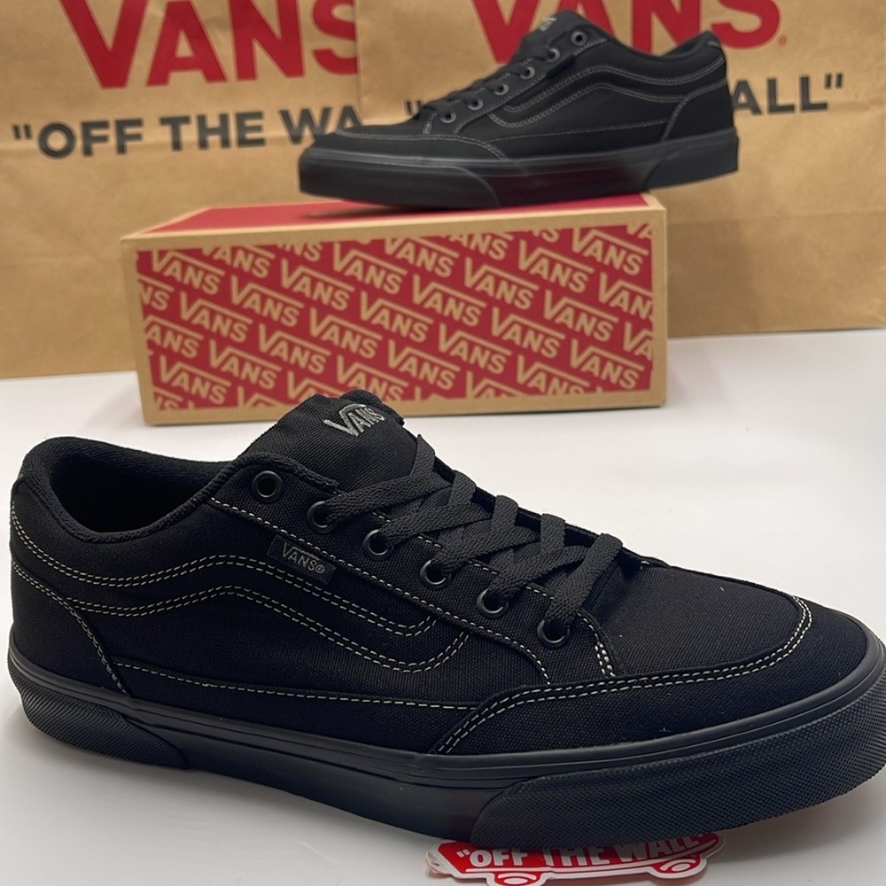 Vans Men’s Bearcat (Canvas) Black/Black
VN000DT2186
Sneakers - Picture 7 of 16